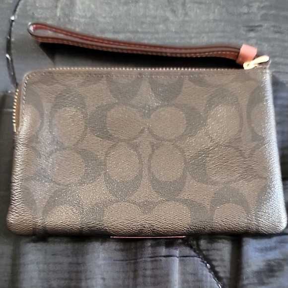 Coach Signature Brown and Pink Clutch - Picture 3 of 13